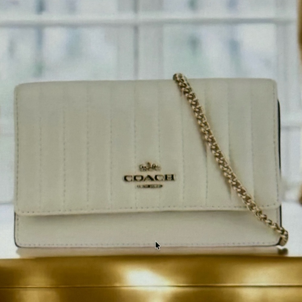 COACH Cream Linear Quilted Flap Belt Bag / Crossbody with Gold Chain EUC